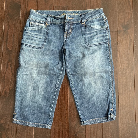 American Eagle Outfitters Pants - American Eagle Knee Length Shorts